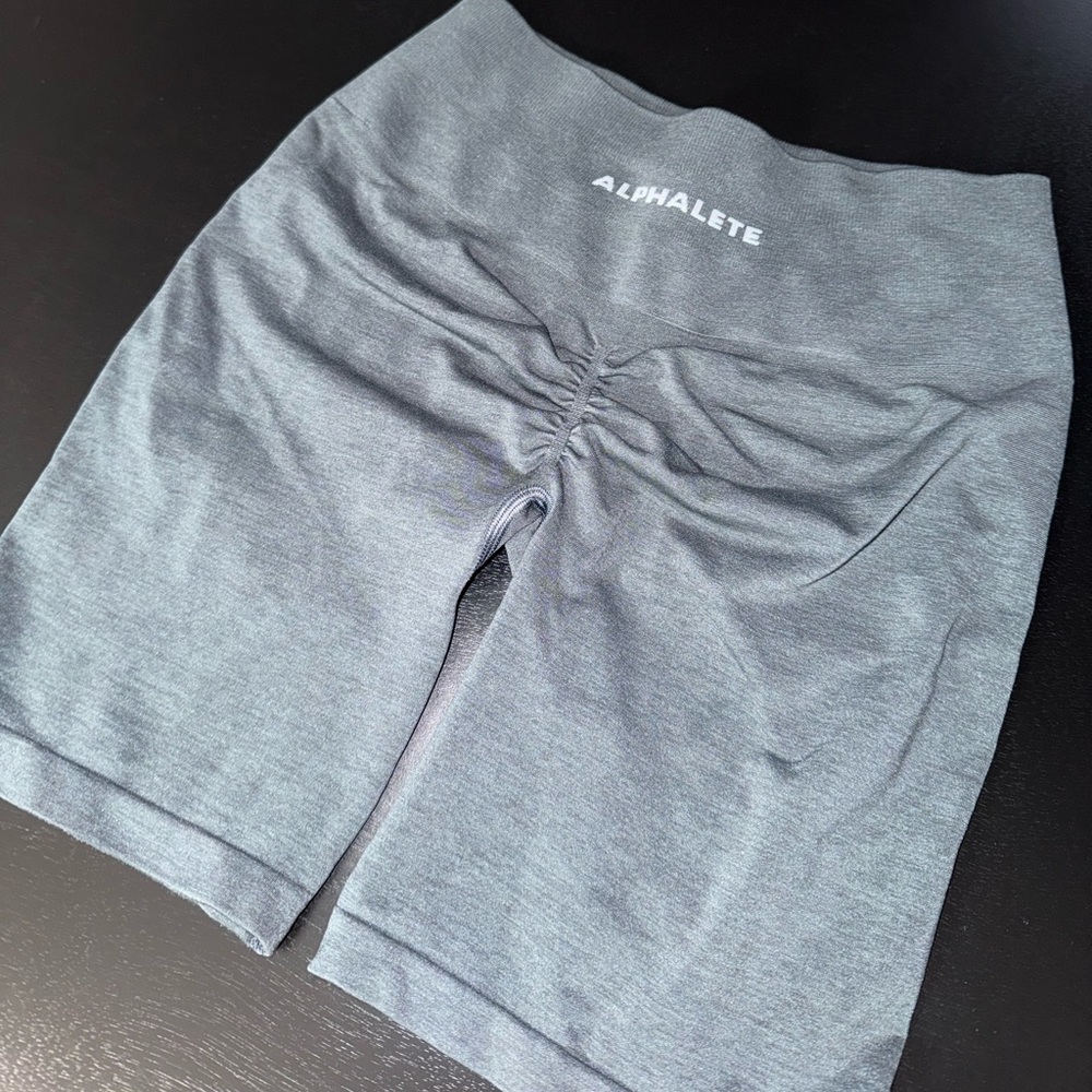 Alphalete Amplify Biker 6.5” Shorts - Shadow